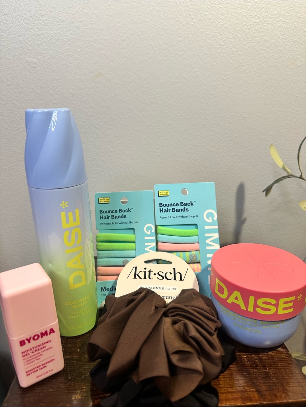 DAISE Coconut Whip Moisturizer Cream in Lavender Blue